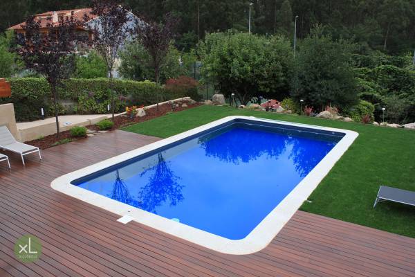 Diseño de piscina para jardín. Gondomar.